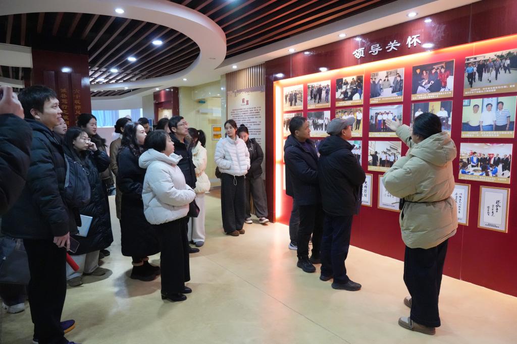 柞水职教中心教师团队参观我校校史馆