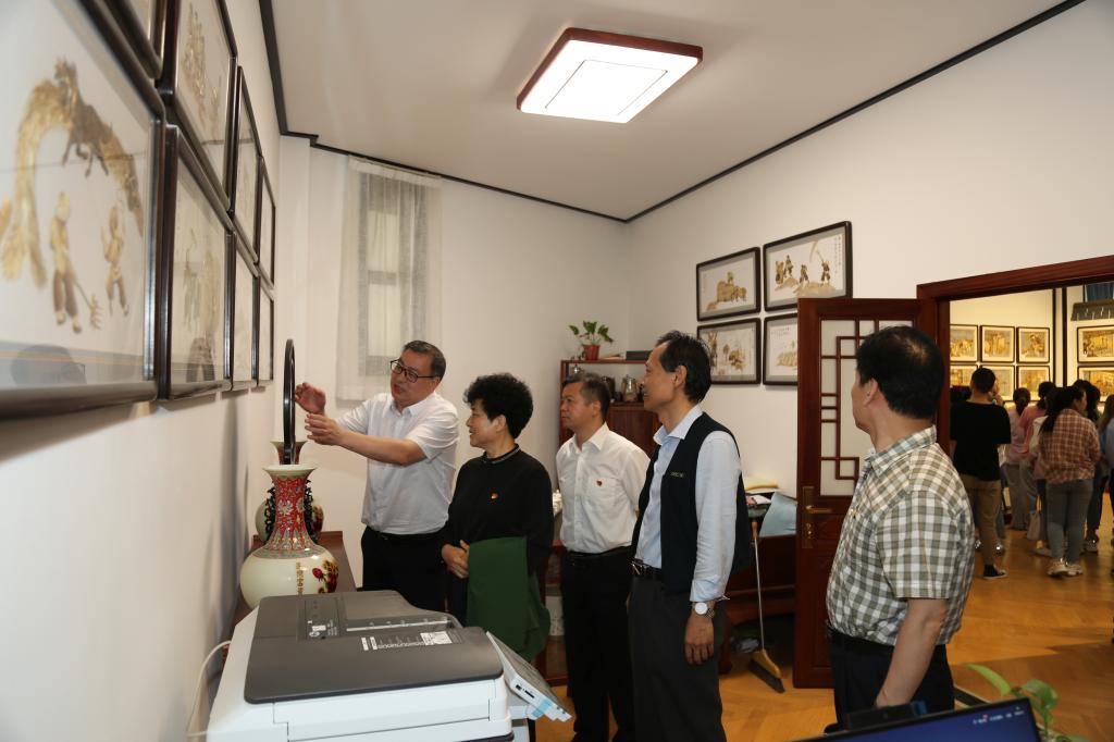 调研参观贺兴文大师工作室