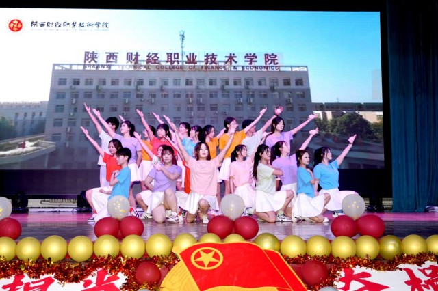 举行多彩文化活动 举行多彩文化活动