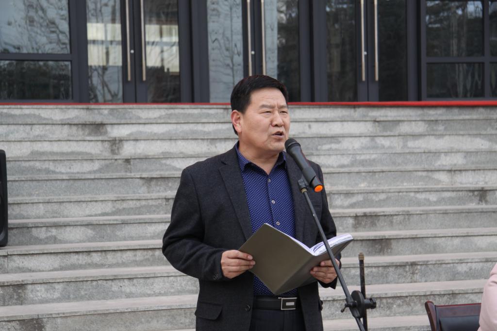 学院党委书记兼纪委书记刘文雅作重要讲话